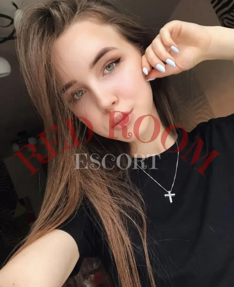 Эскортница Анастейша - грудь 1, рост 168 см, вес 53 кг, цвет волос Брюнетки